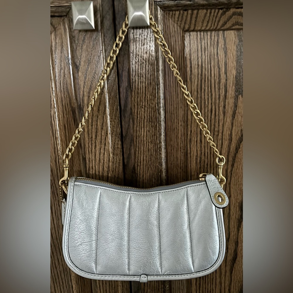 NWOT Coach Metallic Silver Quilted  Small Clutch - Picture 2 of 7